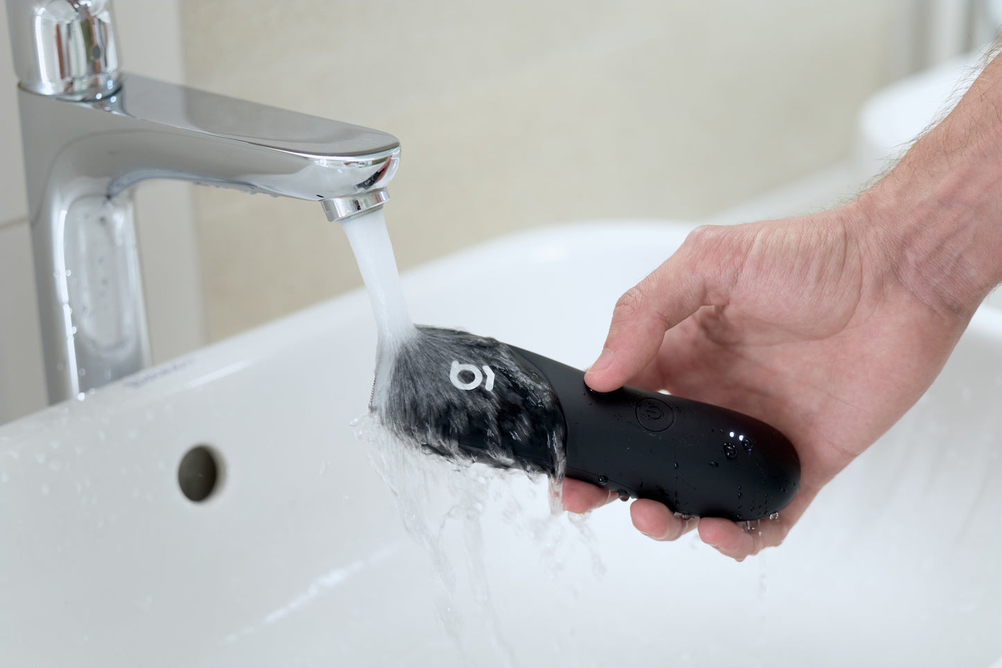 
                  
                    Waterproof Body Hair Grooming Kit with Charging Stand
                  
                